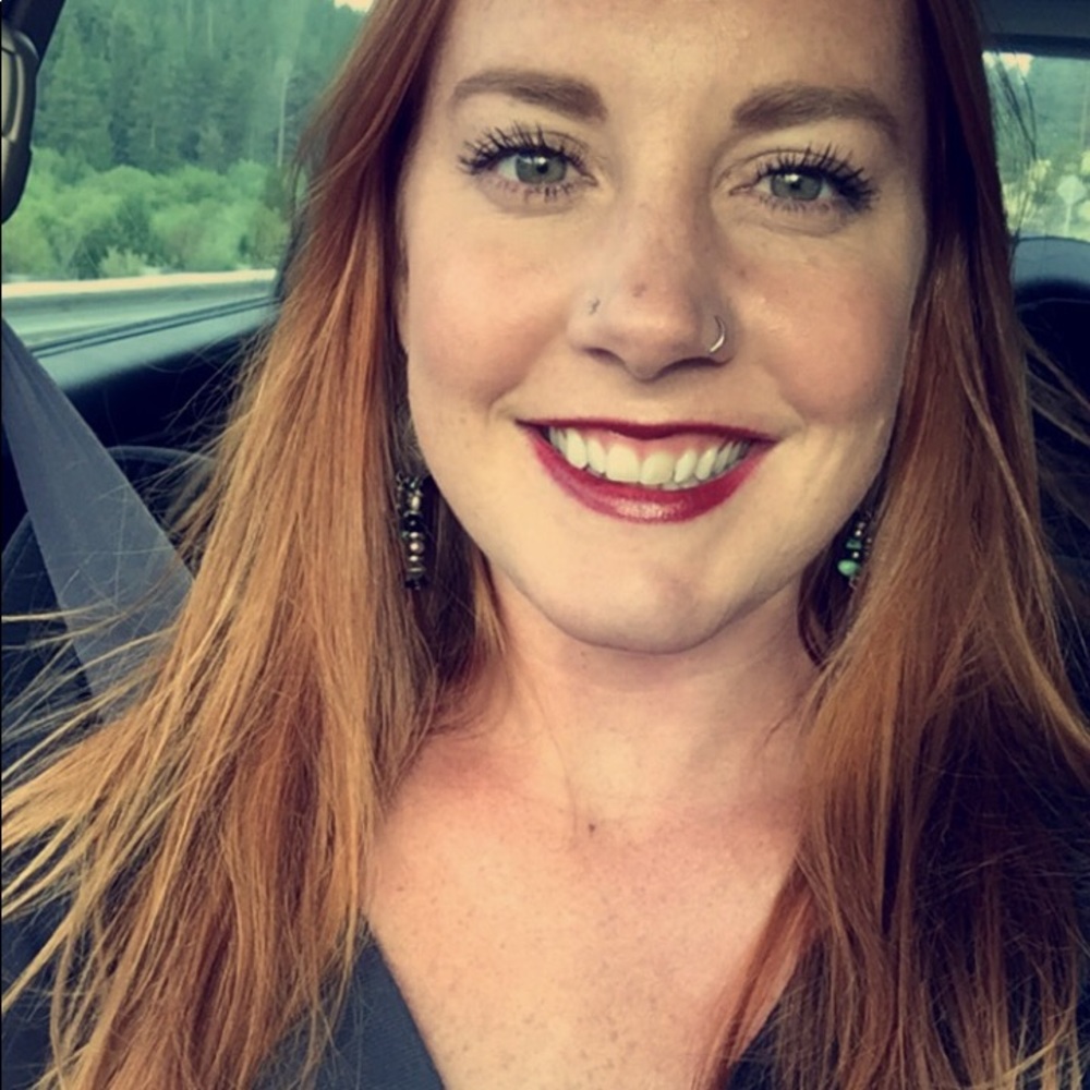Meet your Posher, Whitney
